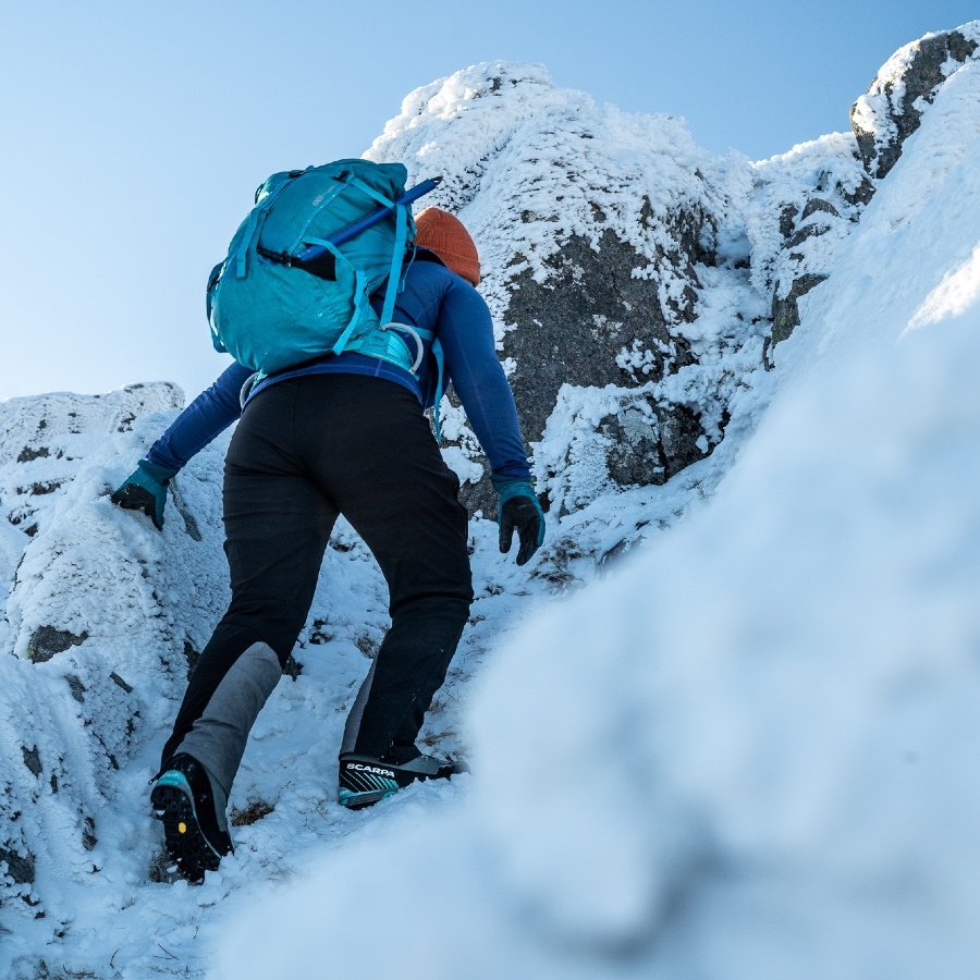 best winter hillwalking guides glen coe mountaineering experience