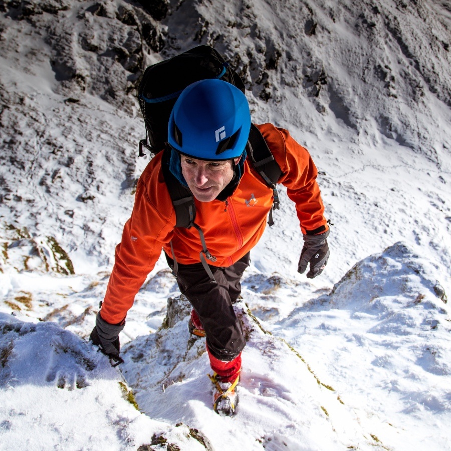 hillwalking and winter mountaineering courses in glen coe scotland