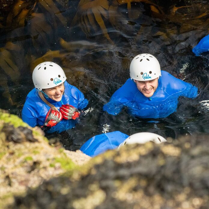 Ultimate rock jumping coastal adventure near edinburgh coasteering (1)